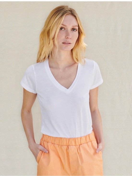 Sundry Tops - Sundry White V-Neck Short Sleeve Tee